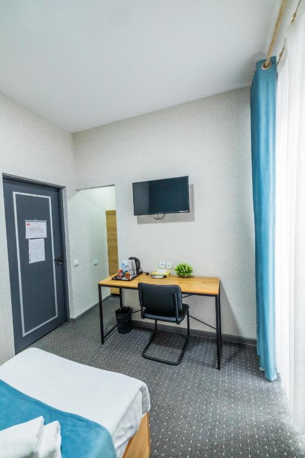 Bobur Hotel Tashkent Exterior photo